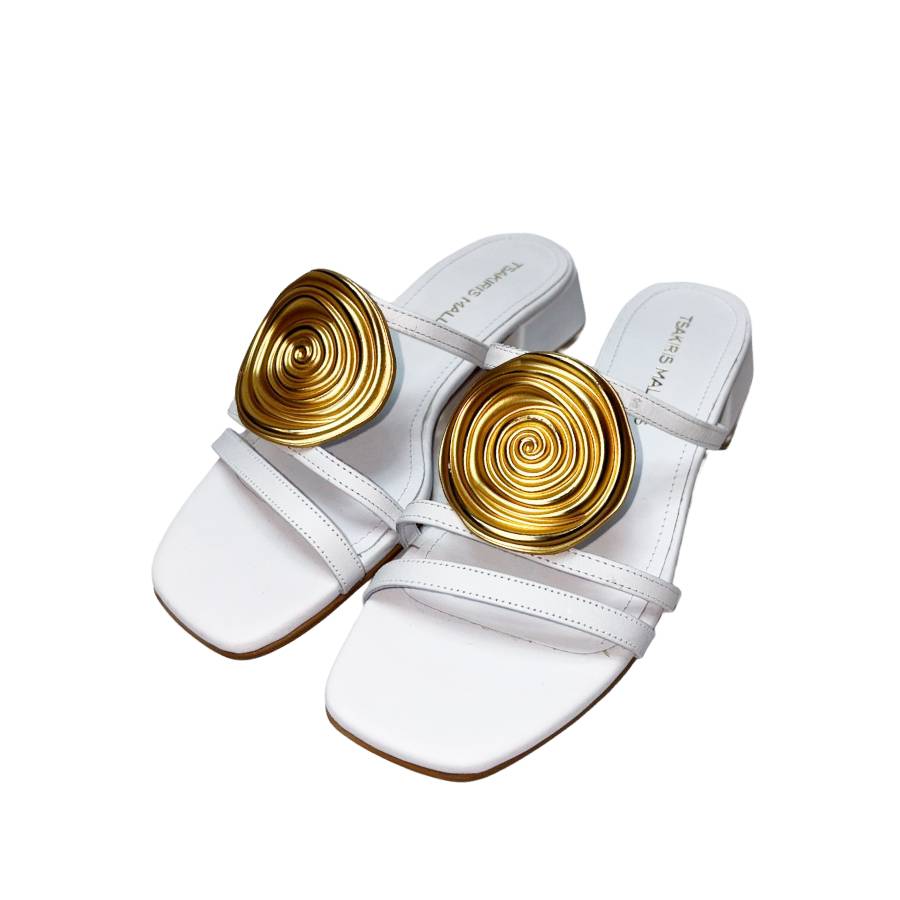 Tsakiris Mallas 613 Amelie 6 1 Slides