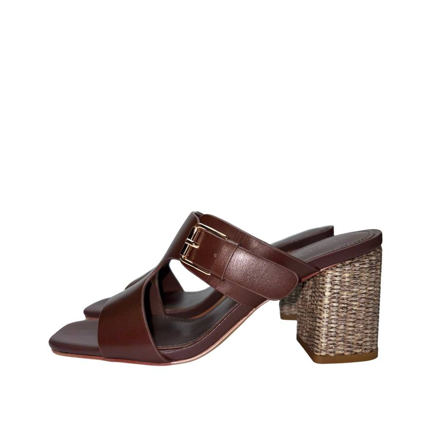 Emanuelle Vee 203 11 P146 Sandal