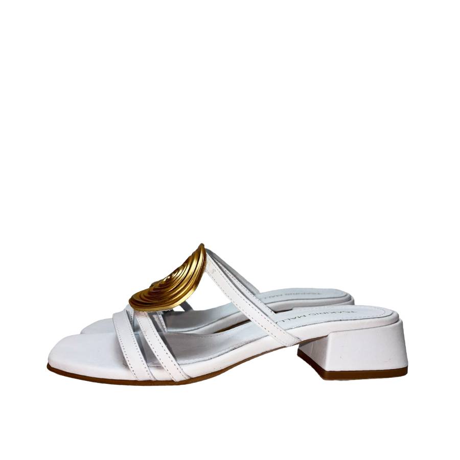 Tsakiris Mallas 613 Amelie 6 1 Slides