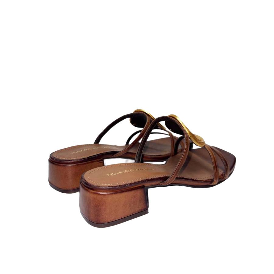 Tsakiris Mallas 613 Amelie 6 1 Slides