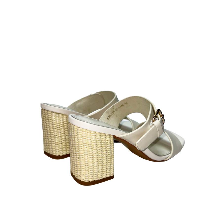 Emanuelle Vee 203 11 P146 Sandal
